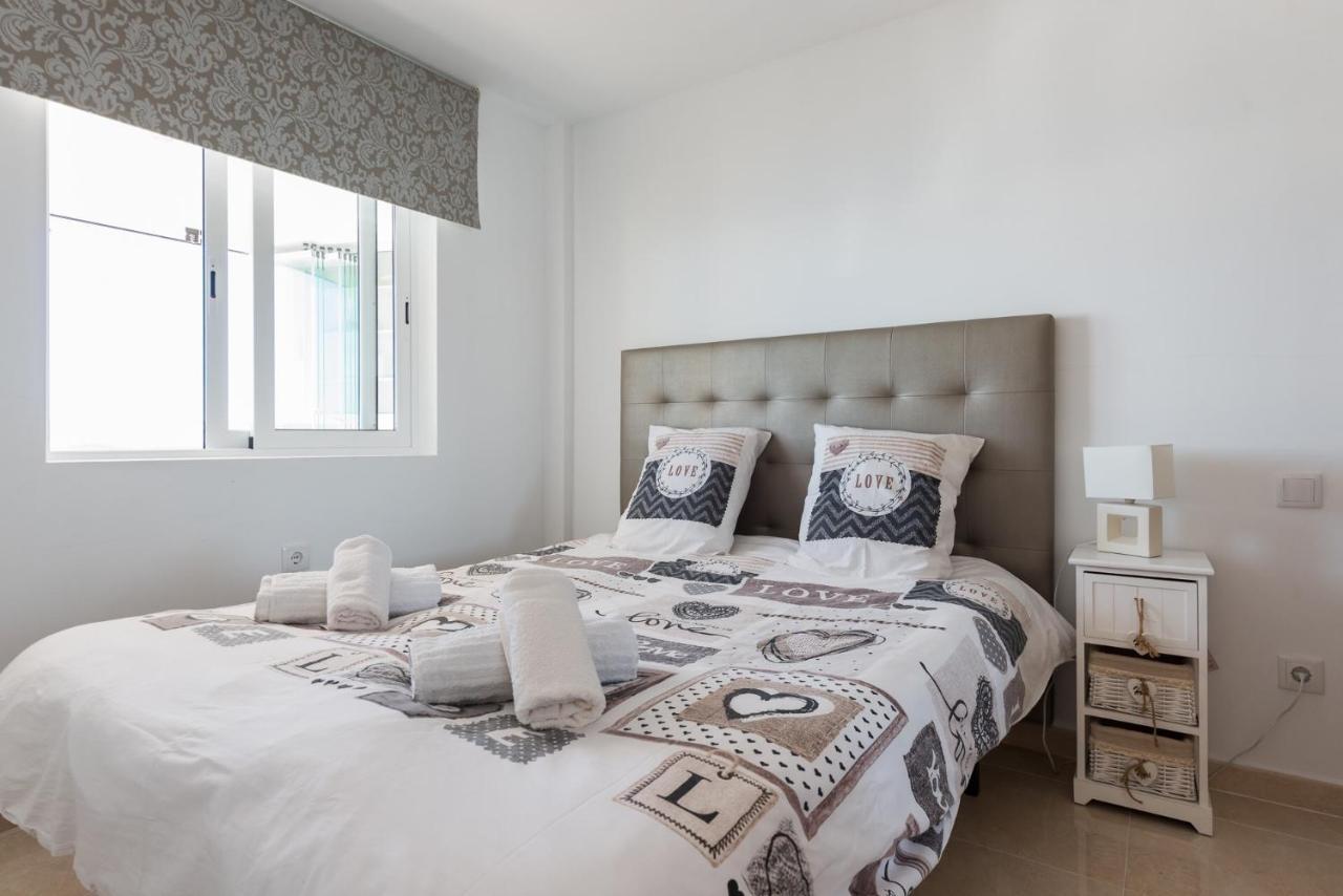 Room In Apartment - 1St Line Top Floor Apartment Carrer del Mar Exteriör bild
